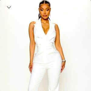 White Jumpsuit
Halter
Collar
V-Neck